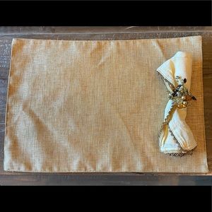 Placemats and cloth napkins with decorative ring